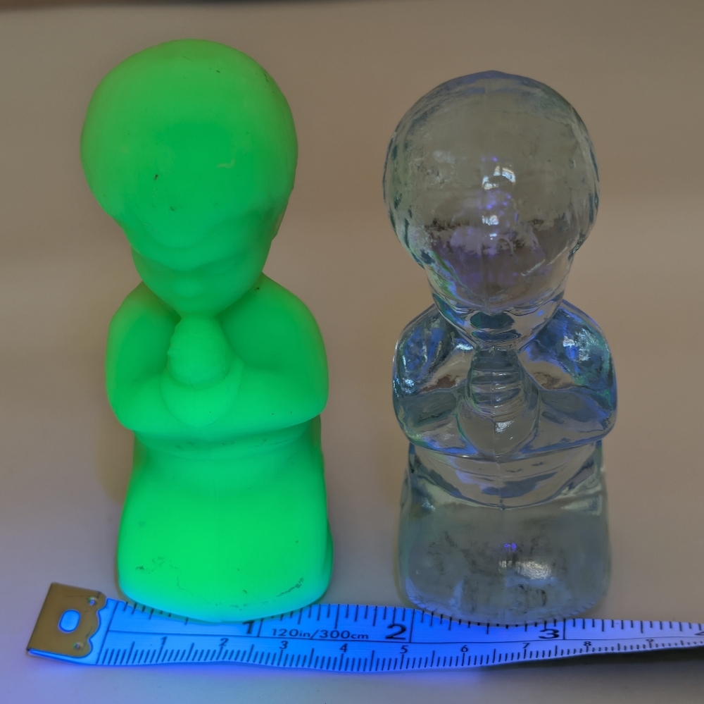 Fenton Glass Praying Boys Vintage Glowing Green Uranium And Clear Blue Glass